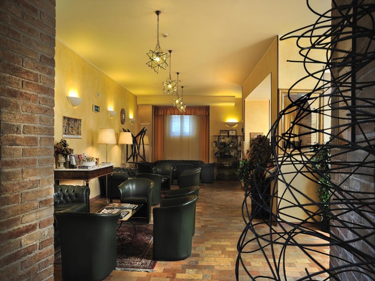 Albergo San Domenico Урбино Экстерьер фото