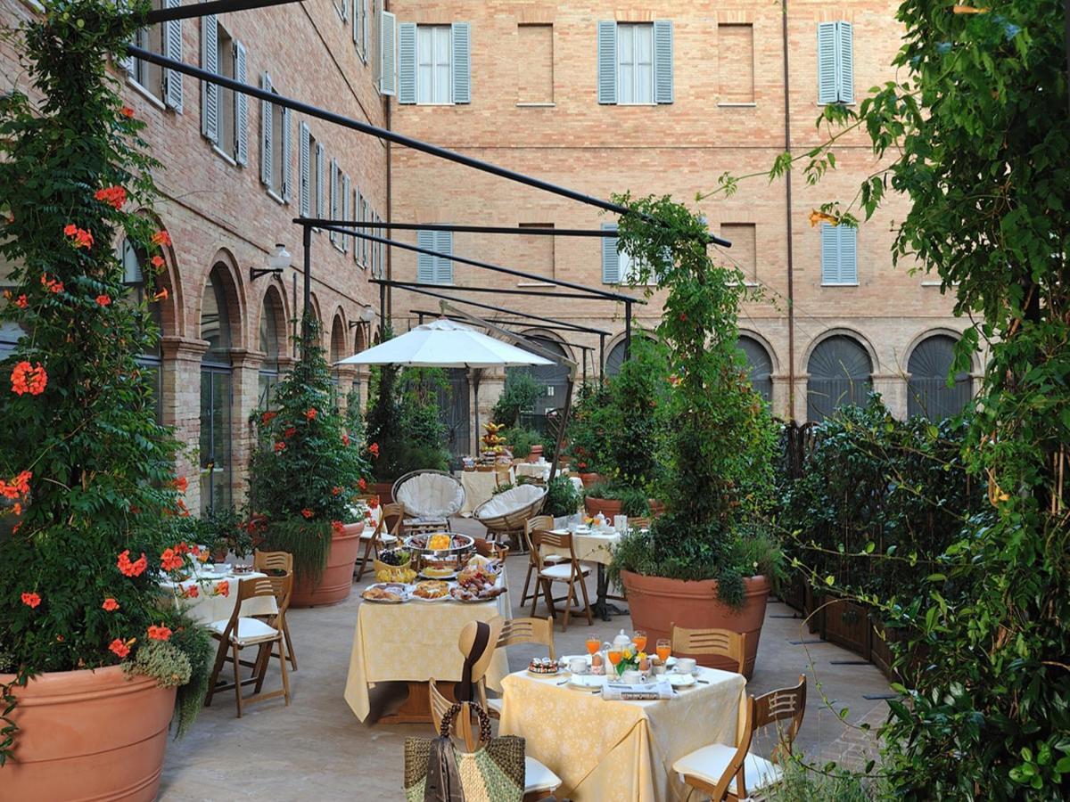 Albergo San Domenico Урбино Экстерьер фото